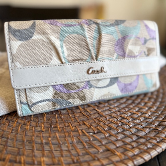 Coach Wallet - Picture 2 of 10